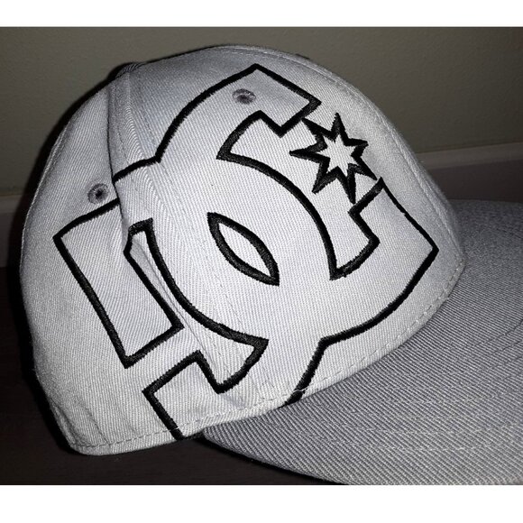 Vintage Y2k DC Skate Shoes Logo Black Grey Baseball Hat Trucker Cap 210 Fitted - Picture 4 of 11